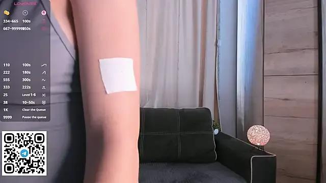 BlushinBloom on StripChat
