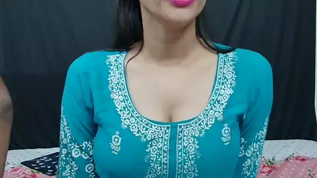 BOMBSHELL_BAE on StripChat 