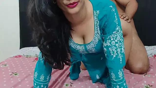 BOMBSHELL_BAE on StripChat 