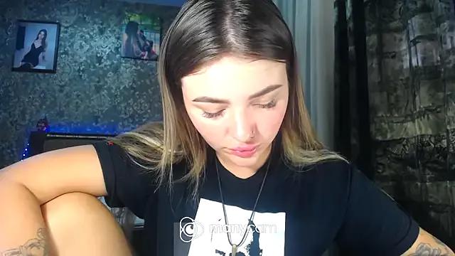 BonnyShy on StripChat 