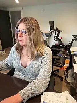 BookBabe27 on StripChat 