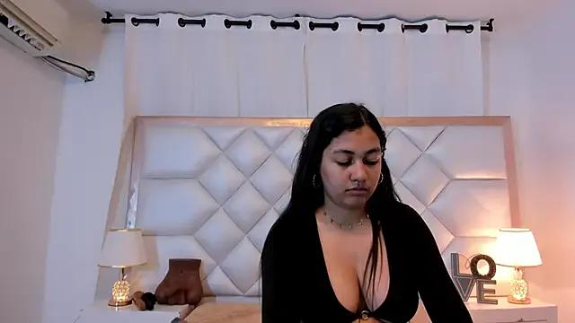 brittany069 — Show Tits