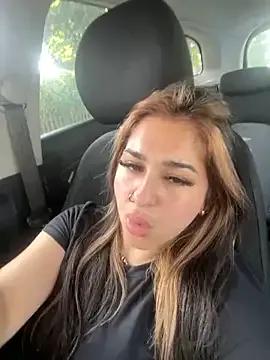 BrunetteBrat-xo on StripChat