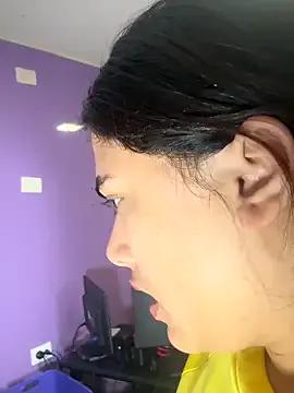 Bunnys_bells_xxx on StripChat