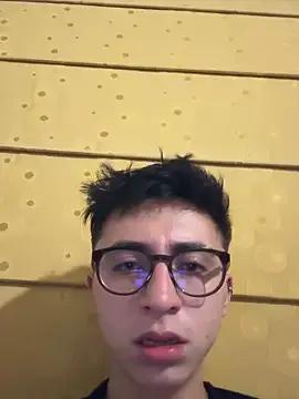 CamiRojas_boy on StripChat