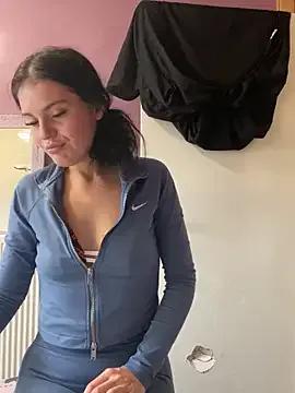 Camwithchlox — Pussy play 6 min