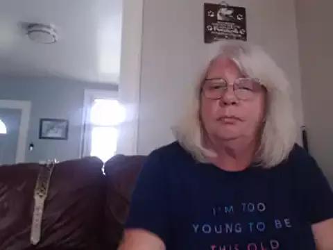 canadiancougar1965 on StripChat 
