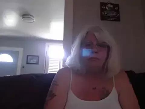 canadiancougar1965 on StripChat 