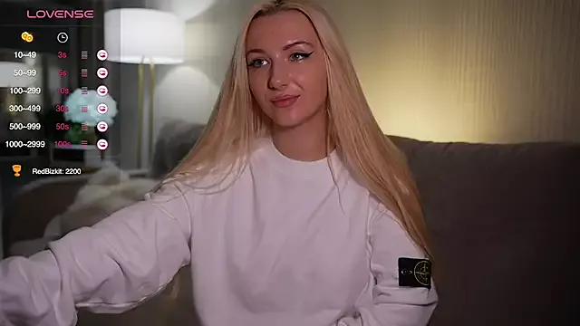 CatchMe1 on StripChat 