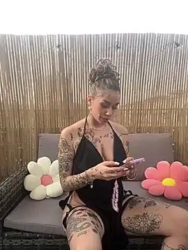 Chachou000 on StripChat 