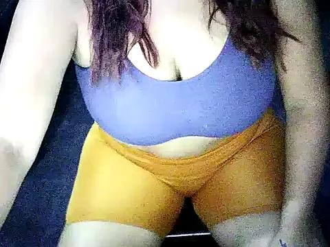 Charlottebusty_38 on StripChat