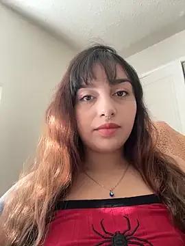 CharmingMaddie on StripChat