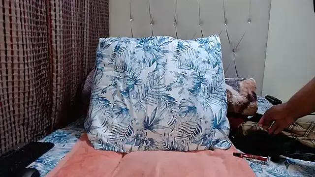 CHOCOLATEDARKBUSTYX on StripChat 