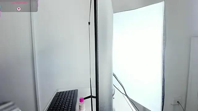 Clhoe_Johnson — Rub my Clit  // SQUIRT // PVT OPEN