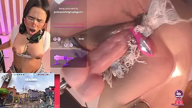 CookiesAndBoots on StripChat 