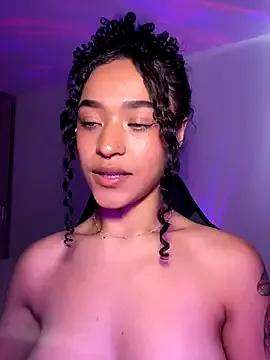 Crystal_Dluna on StripChat