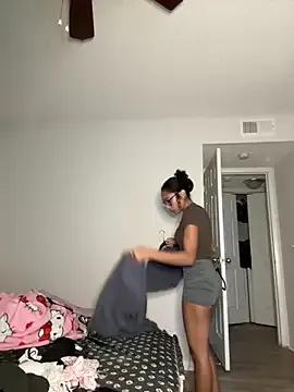 cupcakemia on StripChat 