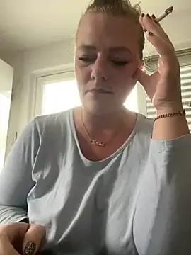 Curvyveri93 on StripChat
