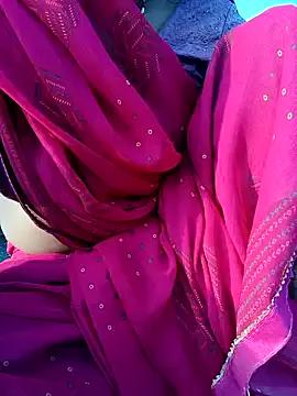 Cutee-Jaan — Oil bups show