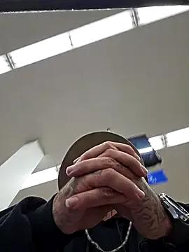 dadbod1178 on StripChat 