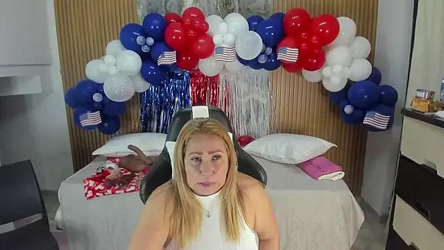 Danna_topless on StripChat 