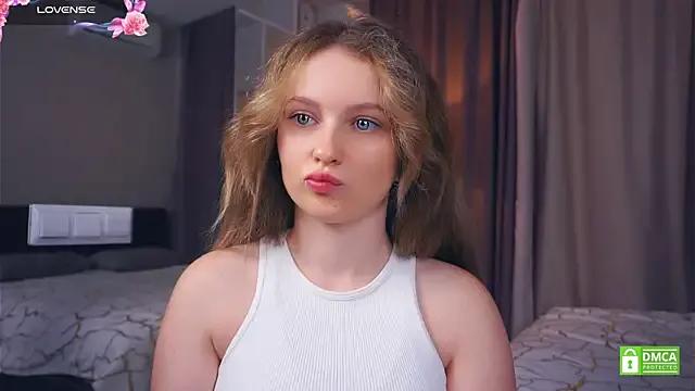 DarylBeresford — Spit on my tits and play with nipples