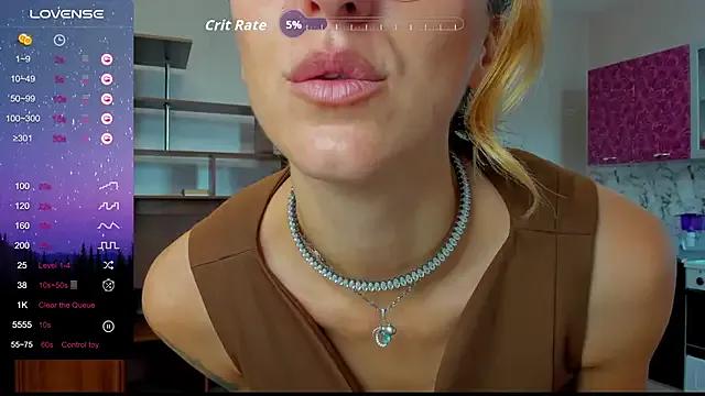 desired_zzoya on StripChat