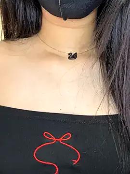 Dolly282 on StripChat 