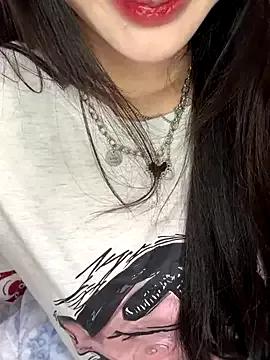 Dolly282 on StripChat 