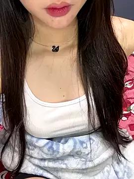 Dolly282 on StripChat 
