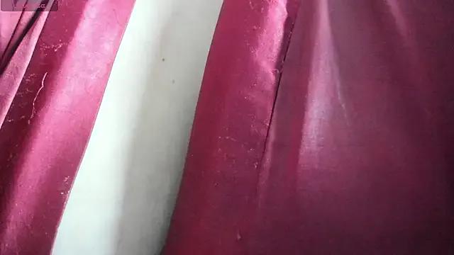 dolly_zoe on StripChat