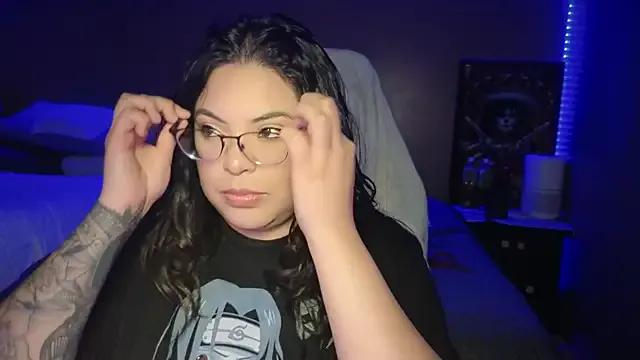 drizzypeach602 — Get our pretty pussies wet