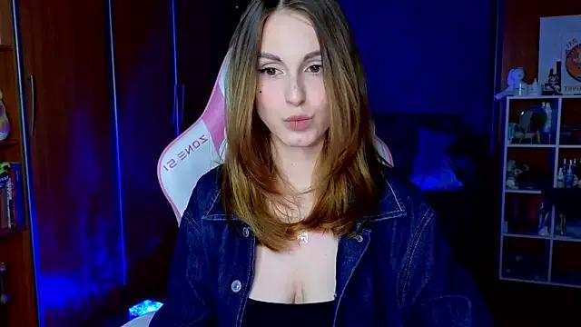 EdelineMaher on StripChat 