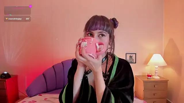 ElectraRaptiis on StripChat 