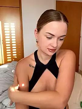 ElenaRebelle on StripChat 