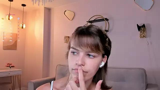 EleneButton on StripChat 