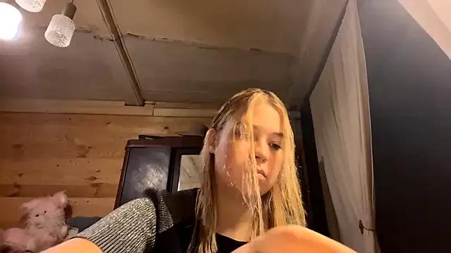 ElisabettVencee on StripChat