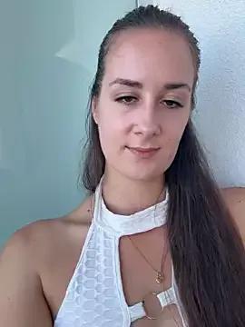 EllaMae on StripChat 