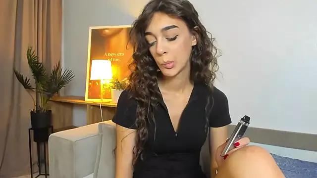 Elli_Lourence on StripChat 