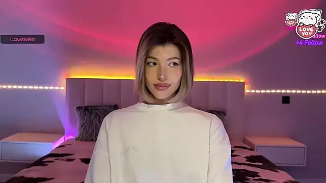 ellie_miu on StripChat 