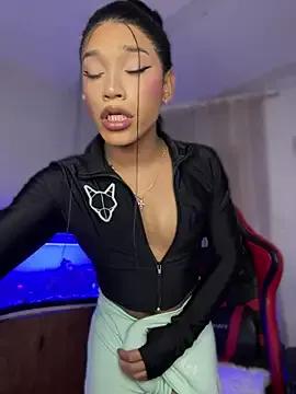 Emaa- on StripChat 