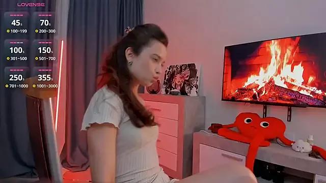 EmeliaReaper on StripChat 