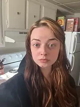 EmeraldVixxxen on StripChat 