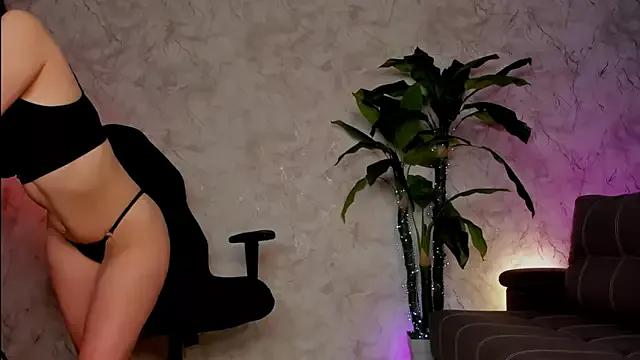 Emma7 on StripChat 