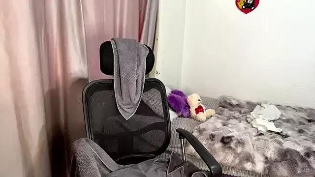 emma__bell_ on StripChat 