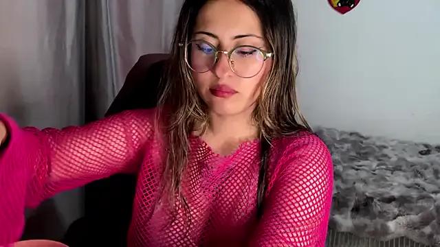 emma__bell_ on StripChat 