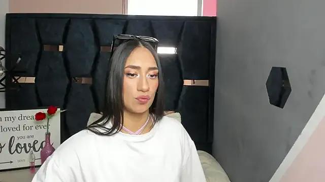 Emma__Hot__ on StripChat 