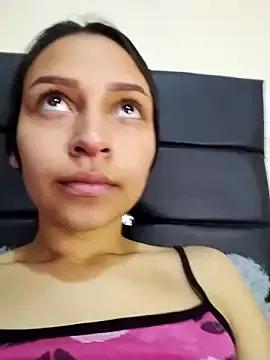 emma_ambar on StripChat