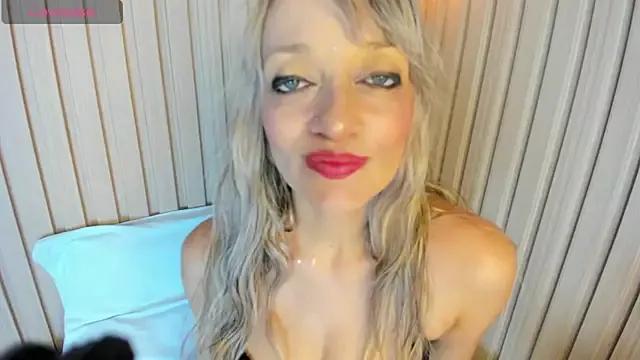 emma_collson on StripChat 