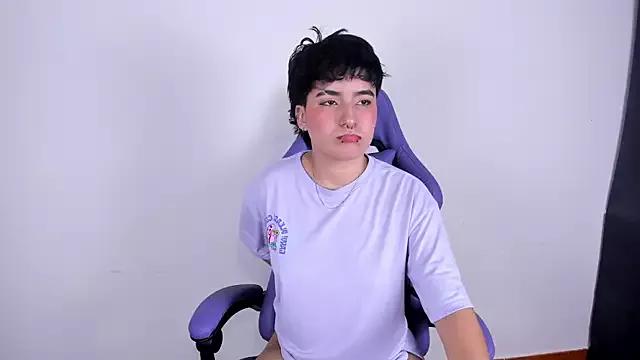 emma_cute7 on StripChat 